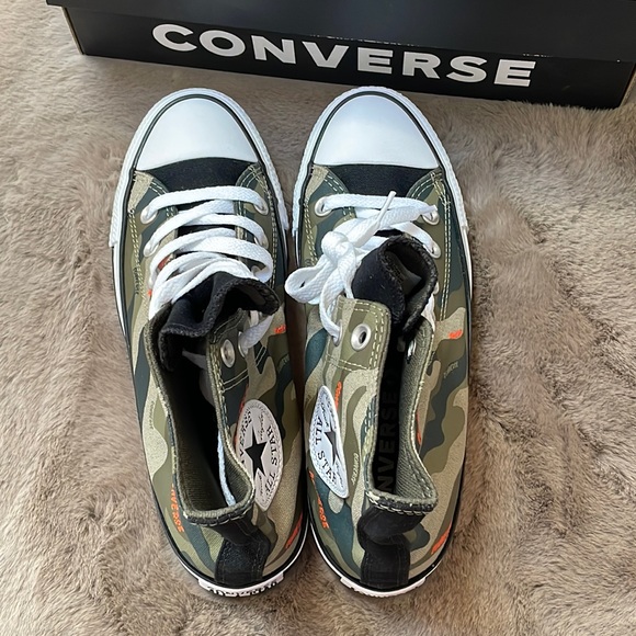 Converse - Unisex Camo Chuck Taylor High Top - Picture 4 of 6